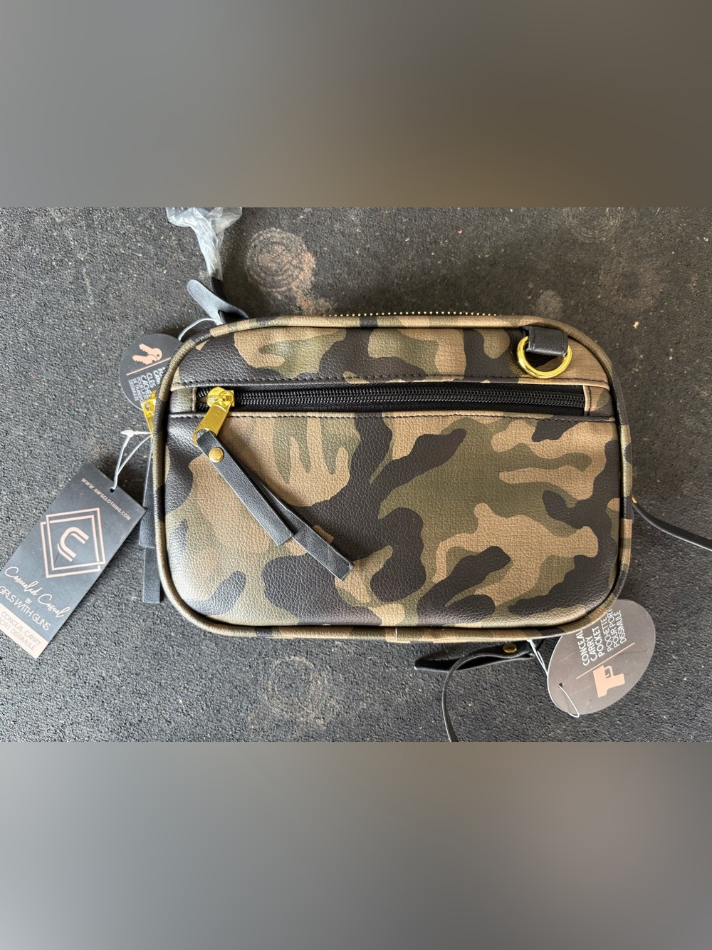 New, concealed carry Camouflage Crossbody Bag - Green Camo